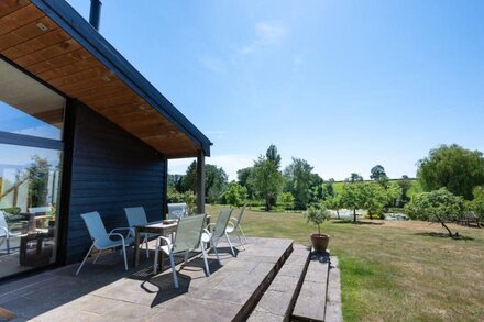 Lake Farm Barn - Three Bedroom House, Sleeps 6