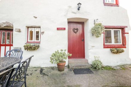 STABLE END COTTAGE, family friendly, with open fire in Nether Wasdale