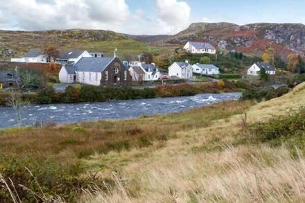 5 INNES-MAREE, pet friendly, country holiday cottage in Poolewe