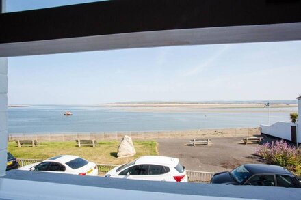 THE CRAB SHELL, pet friendly, country holiday cottage in Appledore