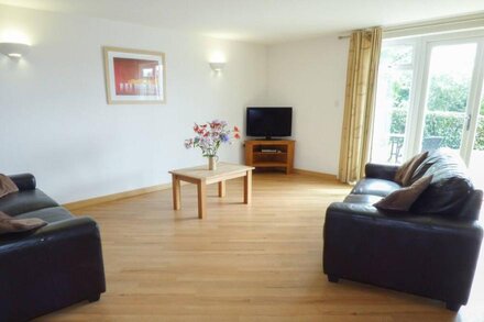 APARTMENT B1, family friendly, with a garden in Dawlish Warren