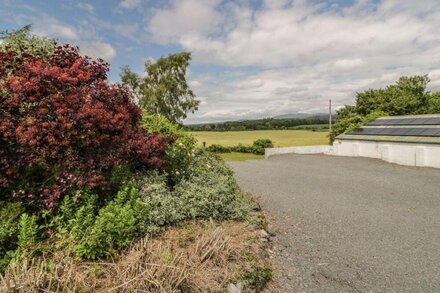 THE DAIRY, pet friendly, with a garden in Newton Stewart