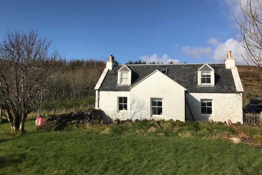 HALF OF 6, pet friendly, with open fire in Portree