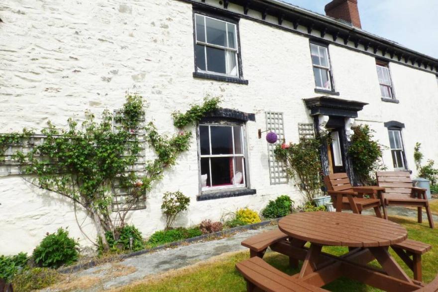 ARLLEN FAWR, pet friendly, with open fire in Llanrhaeadr-Ym-Mochnant