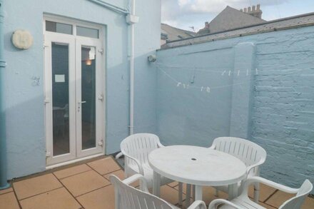 DUNHOLME HOUSE, pet friendly, character holiday cottage in Teignmouth