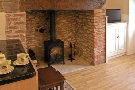 CANDY COTTAGE, pet friendly, with open fire in Thornford