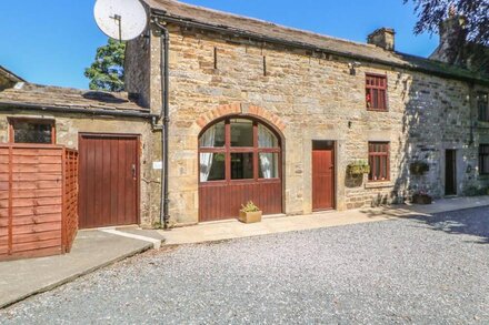 WESTFIELD COTTAGE, pet friendly, with a garden in Mickleton, Teesdale