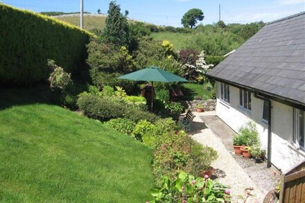 BARN SHELLEY LODGE, family friendly, with open fire in Copplestone