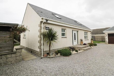 THE BOTHY, family friendly, country holiday cottage in Southerness