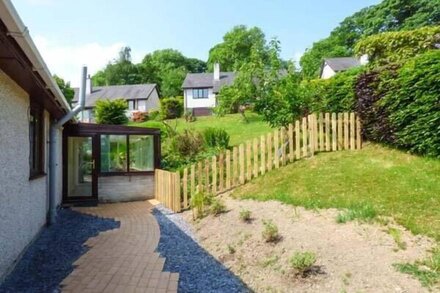 ARDWYN, pet friendly, with a garden in Bala