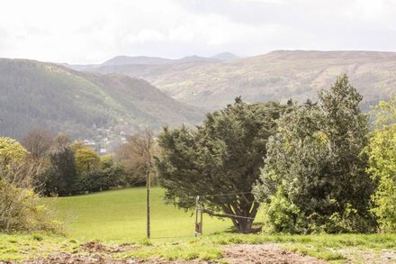 PEN Y BRYN COTTAGE, character holiday cottage in Llanrwst