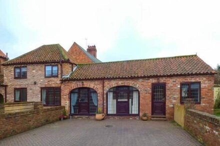 THE OLD DAIRY, pet friendly, country holiday cottage in Beverley