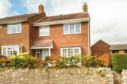 LEAP HOUSE, family friendly, country holiday cottage in Wareham