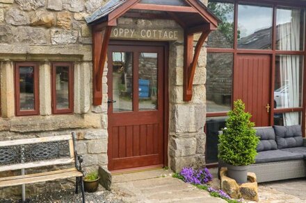 POPPY COTTAGE, family friendly in Horton-In-Ribblesdale