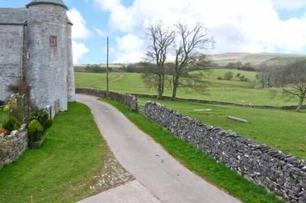 SMARDALE HALL, family friendly, with hot tub in Kirkby Stephen