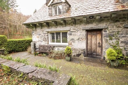 NANT COTTAGE, family friendly, luxury holiday cottage in Betws-Y-Coed