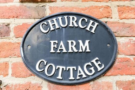 CHURCH FARM COTTAGE, pet friendly, with open fire in Edlaston