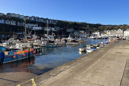 GLANVILLE HOUSE, family friendly, with open fire in Mevagissey