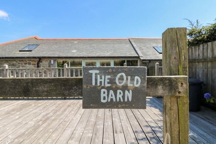 THE OLD BARN, family friendly, with a garden in Penzance