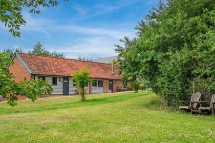 Packway Barn - Two Bedroom House, Sleeps 4