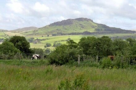 THE RINDLE, family friendly, character holiday cottage in Meerbrook