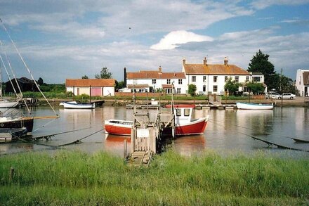 Harbour Cottage - Four Bedroom House, Sleeps 6