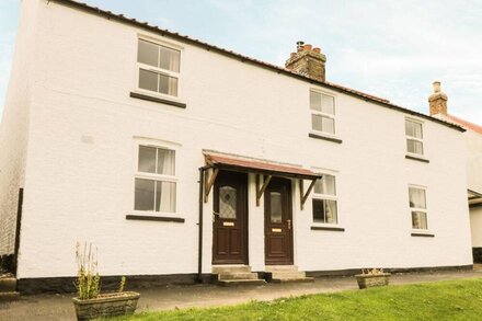 FRAN'S COTTAGE, with open fire in Millington