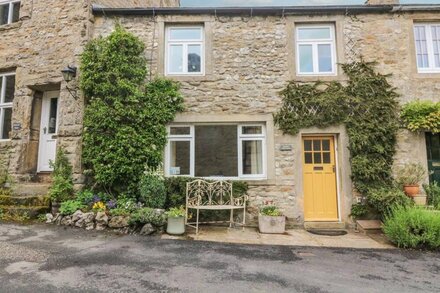 SANDY COTTAGE, pet friendly, luxury holiday cottage in Linton