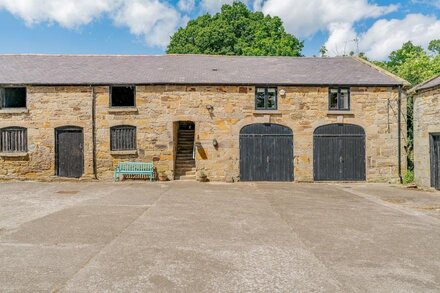 THE HAYLOFT, family friendly, character holiday cottage in Northop