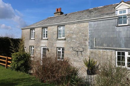 DROMORE, family friendly, character holiday cottage in St Breward