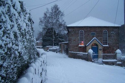 RAINFOREST CHAPEL, family friendly, with a garden in Ruspidge