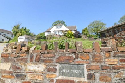 CHARLESWORTH, pet friendly, with a garden in Braunton