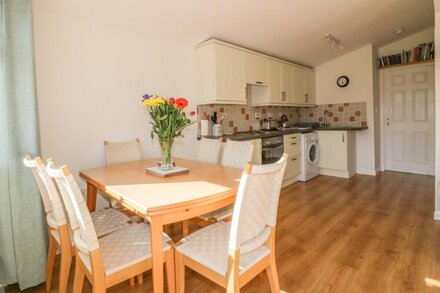 CHALET H5, family friendly, with a garden in St Merryn