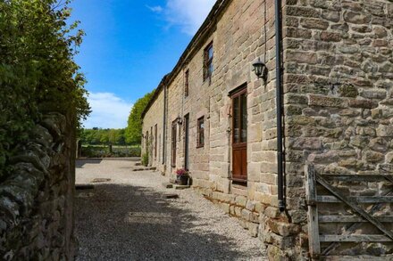 WIGWELL BARN, pet friendly, with a garden in Alderwasley