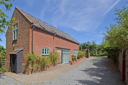 The Coach House - Four Bedroom House, Sleeps 8