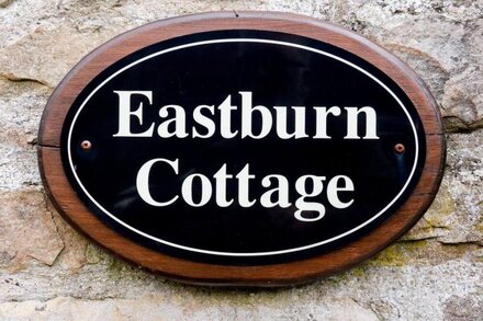 EASTBURN COTTAGE, family friendly, with open fire in Newbiggin