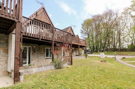 DEVINE LODGE, pet friendly, country holiday cottage in Callington