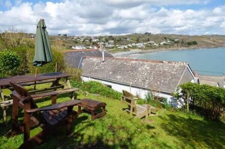 PRETORIA, family friendly, character holiday cottage in Coverack