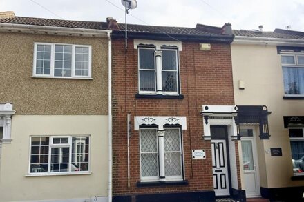 Two bedroom house welcomes families and pets