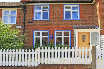 Miller's Cottage - Two Bedroom House, Sleeps 4