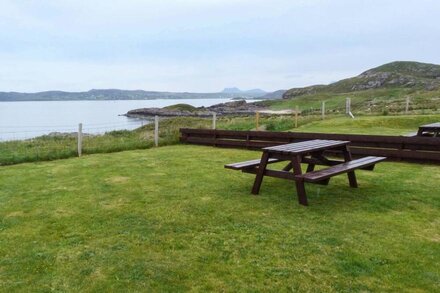 2 BAYVIEW BUNGALOW, character holiday cottage in Poolewe