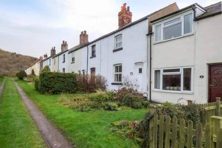 CHAPEL COTTAGE, pet friendly, country holiday cottage in Grosmont