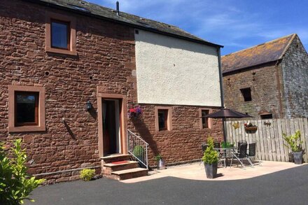 THE OLD GRAINSTORE, family friendly in Bolton Low Houses