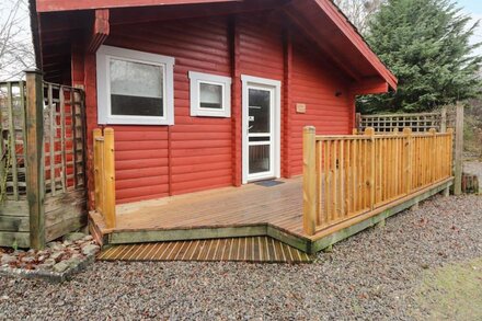 SPRUCE LODGE, pet friendly, country holiday cottage in Strathpeffer