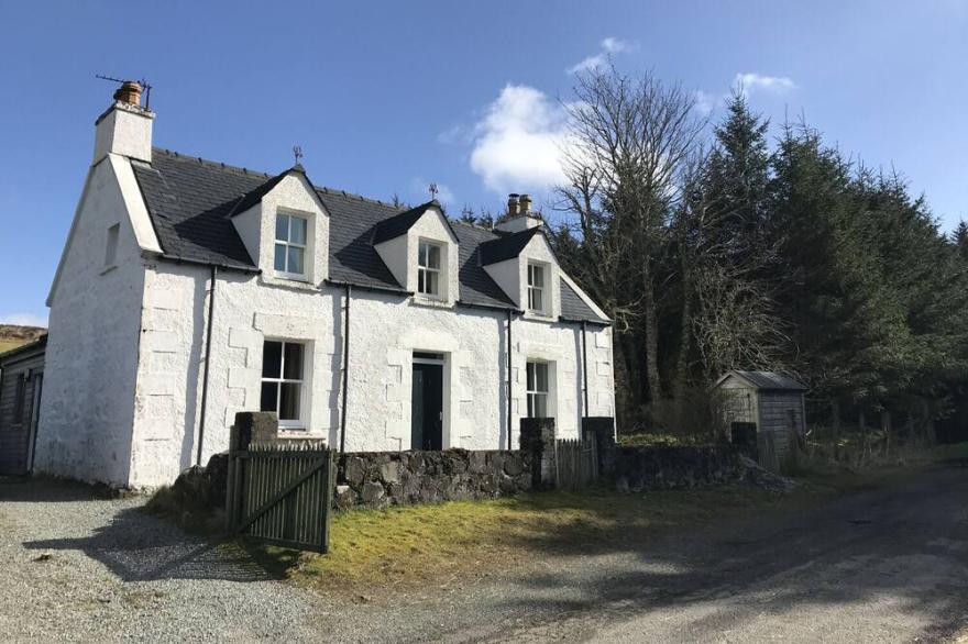 6 KNOTT, pet friendly, with open fire in Suladale