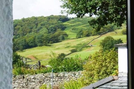 THOMPSON COTTAGE, family friendly, with open fire in Ambleside