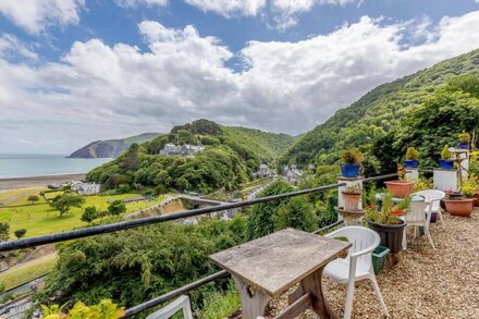 CLOONEAVIN APARTMENT 8, pet friendly in Lynmouth