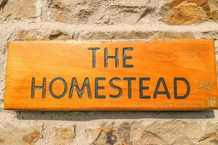 THE HOMESTEAD, family friendly, character holiday cottage in Hardraw