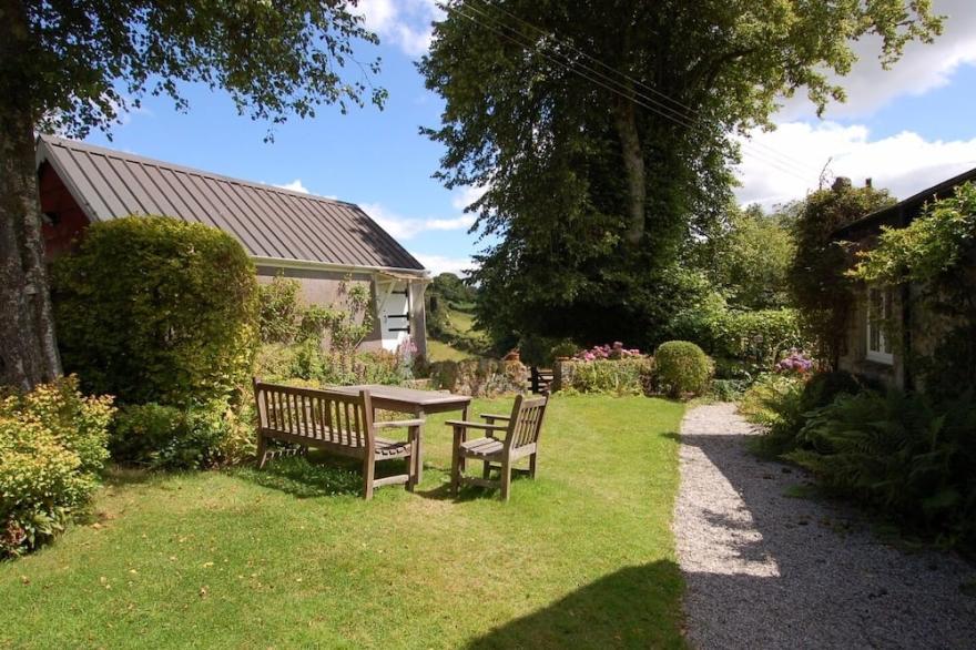 THORN COTTAGE, pet friendly, country holiday cottage in Chagford