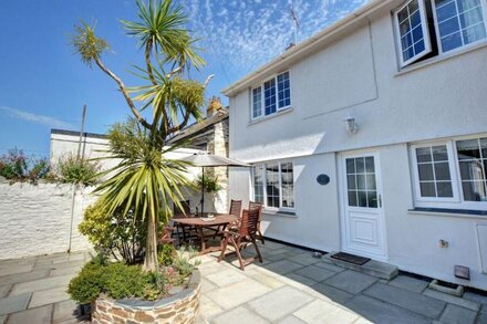 Harbour Cottage - Three Bedroom House, Sleeps 6